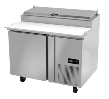 MESA DE PREPARACION PARA PIZZAS, 1 PUERTA SOLIDA, 46 PULGADAS, TABLA DE CORTE REVERS DE 19 PULGA EN NYLAMID, R-290 MOD APTP-46 HC